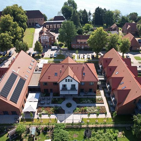 Seehotel Zarrentin Zarrentin am Schaalsee Esterno foto