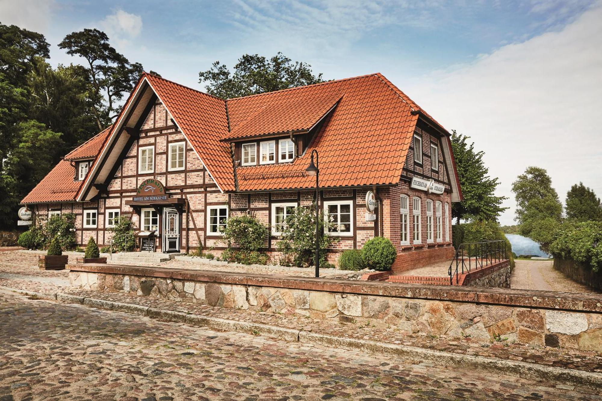 Seehotel Zarrentin Zarrentin am Schaalsee Esterno foto